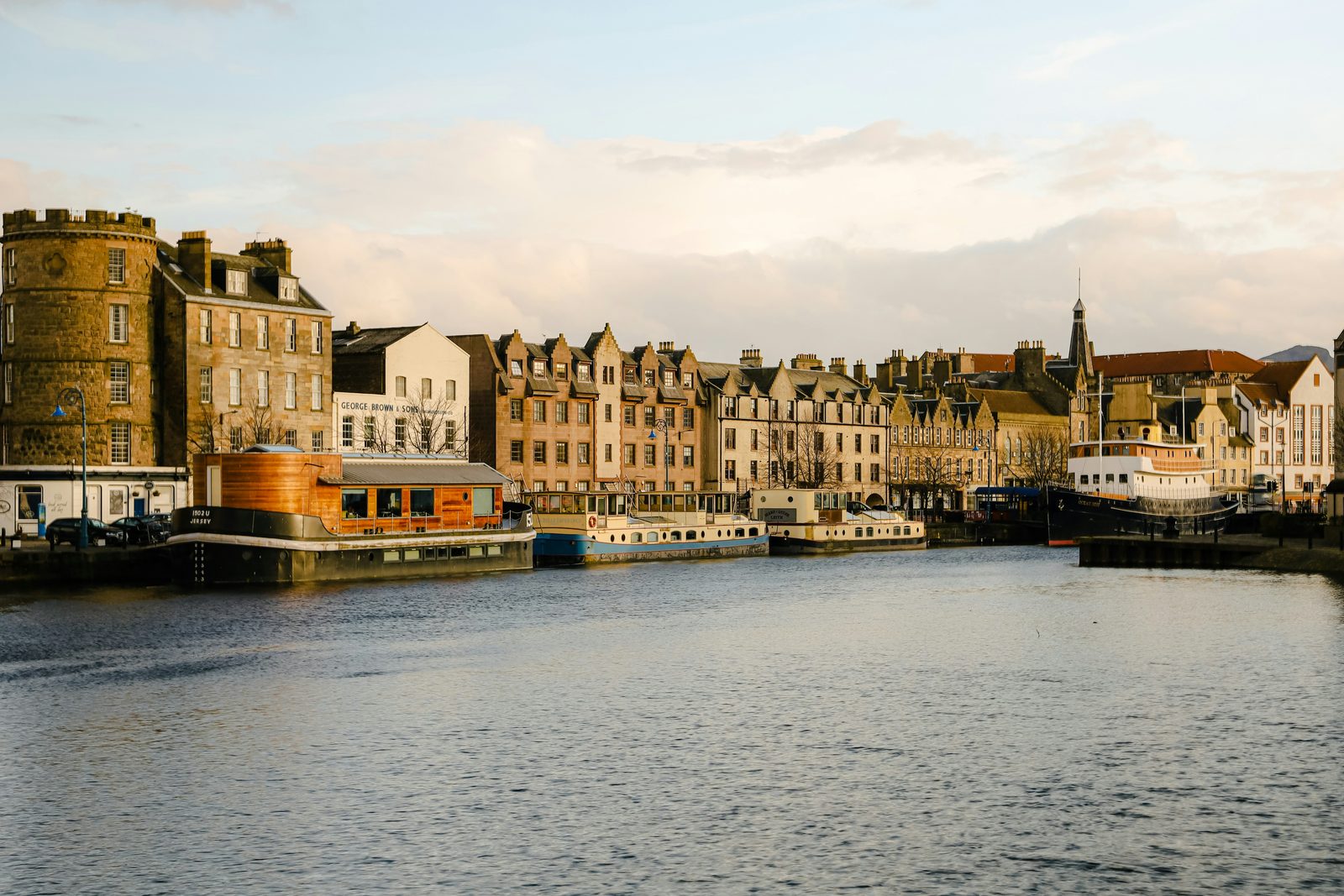 Les quais de Leith à Édimbourg au coucher du soleil